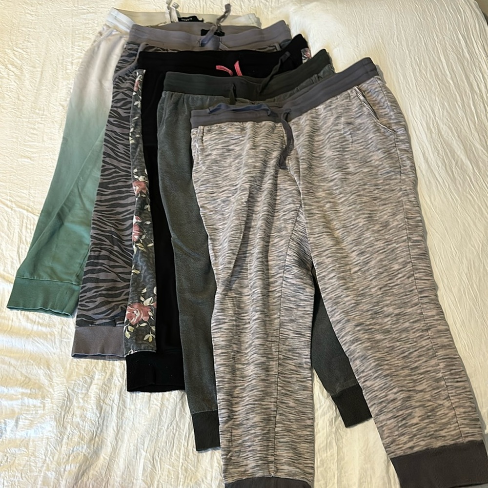 Five pairs of torrid joggers size 12 0